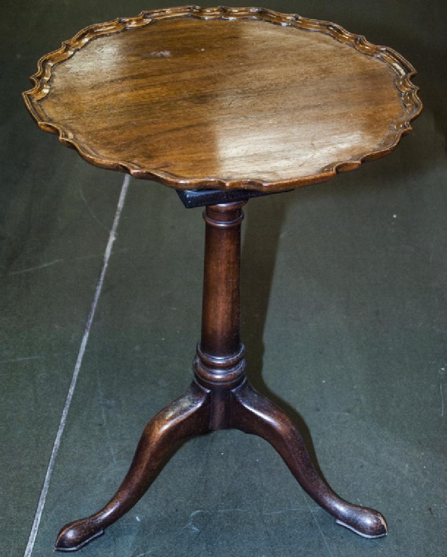 Vintage Mahogany Pie Crust Tilt Top Table (1 of 7)