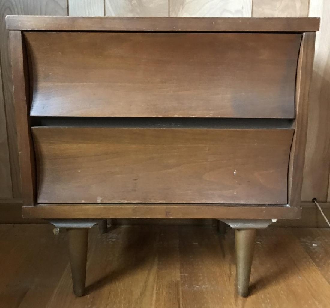 Mid Century Modern Night Stand / End Table (1 of 3)