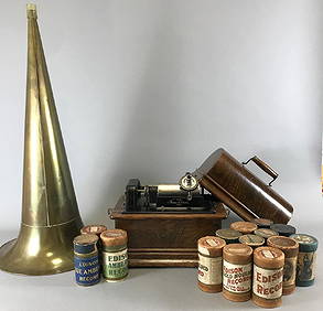Edison Cylinder Phonograph, Brass Horn, Cylinders (1 of 5)