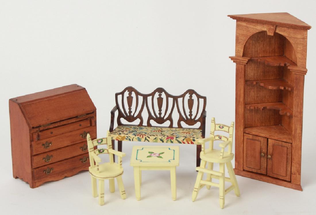 Melville Davey Artisan Tynietoy Dollhouse Items (1 of 10)