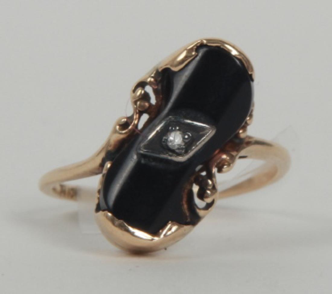 Antique 10kt Yellow Gold Carved Onyx & Design Ring: Antique 10kt Yellow Gold Carved Onyx & Design Ring. Ring size 7 can be resized.