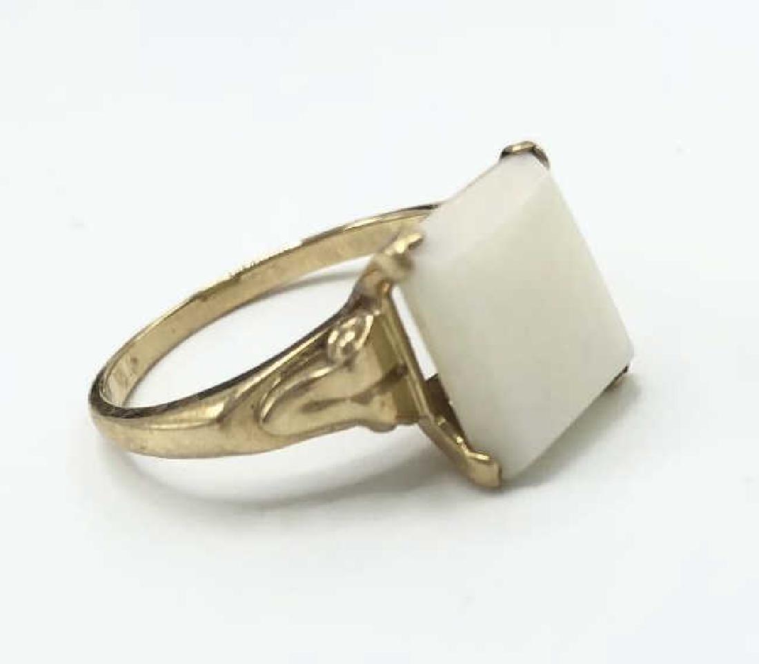 Estate 10kt Yellow Gold & Opal Solitaire Ring (1 of 4)