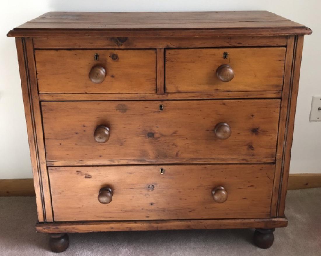 American Country Style Pine 4 Drawer Bureau (1 of 4)