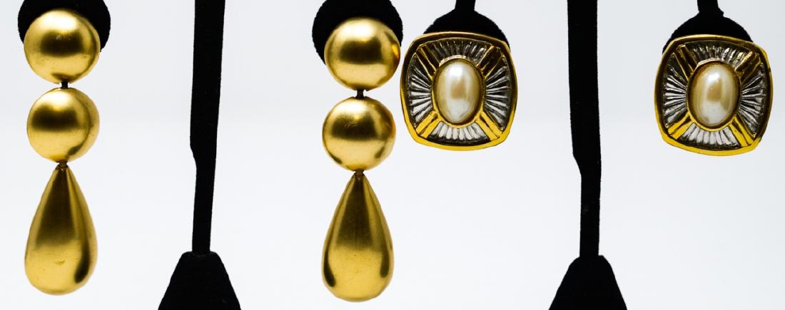 2 Pairs Erwin Pearl Vintage Gold Tone Earrings (1 of 5)