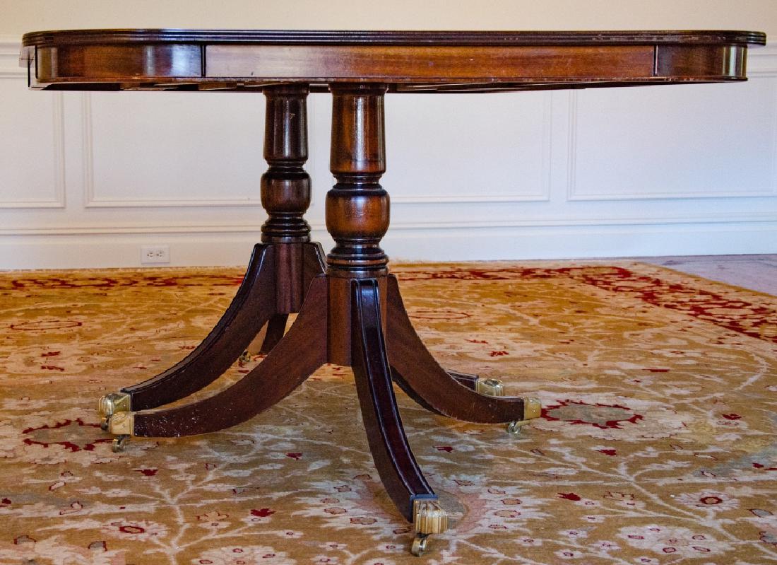 English Sheraton Style Dining Table w Leaves (1 of 3)