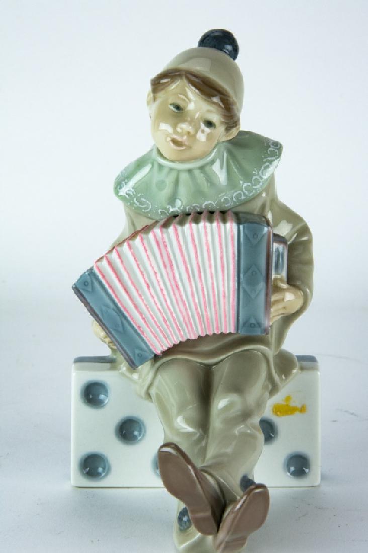 Lladro Porcelain Clown on Domino Figurine (1 of 8)