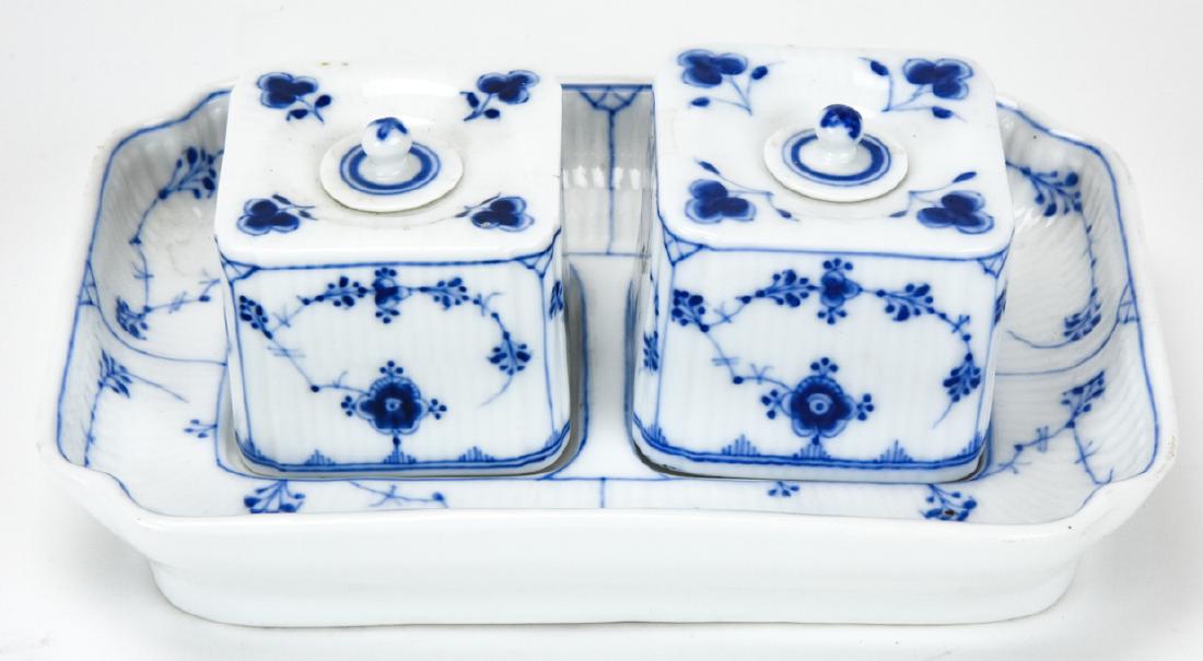 Blue Onion Porcelain Condiment Dish Trio (1 of 10)