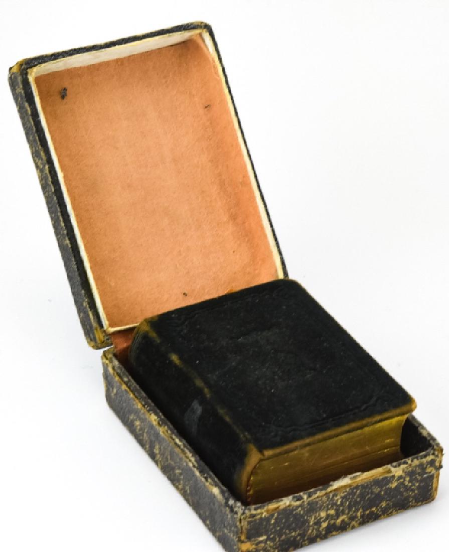 Antique C 1819 Swedish Psalm Prayer Book in Box (1 of 7)