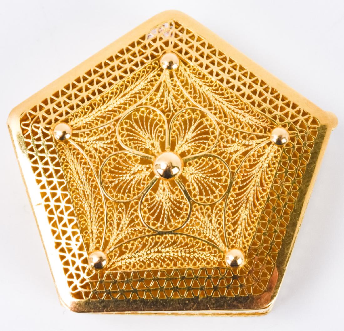 Antique 14kt Yellow Gold Filigree Pill Box: Antique 14kt Yellow Gold Filigree Pill Box. Weighs approximately 17.7 grams. Measures 1.75 inches in length.