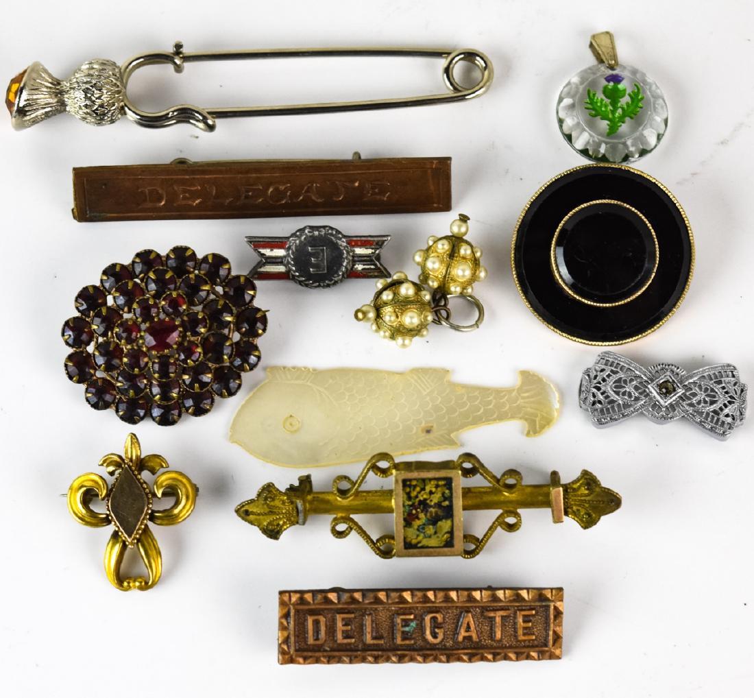 Collection of Antique & Vintage Brooches & Jewelry (1 of 7)