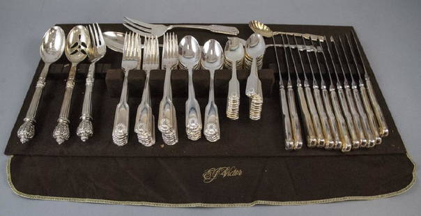 William Roberts Silver Plate Flatware Service 12: William Roberts Silver Plate Flatware Service 12. Service for 12. Includes dinner forks, lunch forks, soup spoons, 24 tea spoons, knives, and serve ware, as well as three miscellaneous serve ware piec