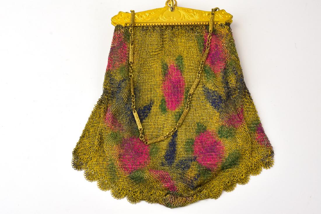 Antique Whiting & Davis Color Mesh Art Deco Purse: Antique Whiting & Davis Color Mesh Art Deco Purse. Signed. Measures 7 x 4.5 inches plus handle.