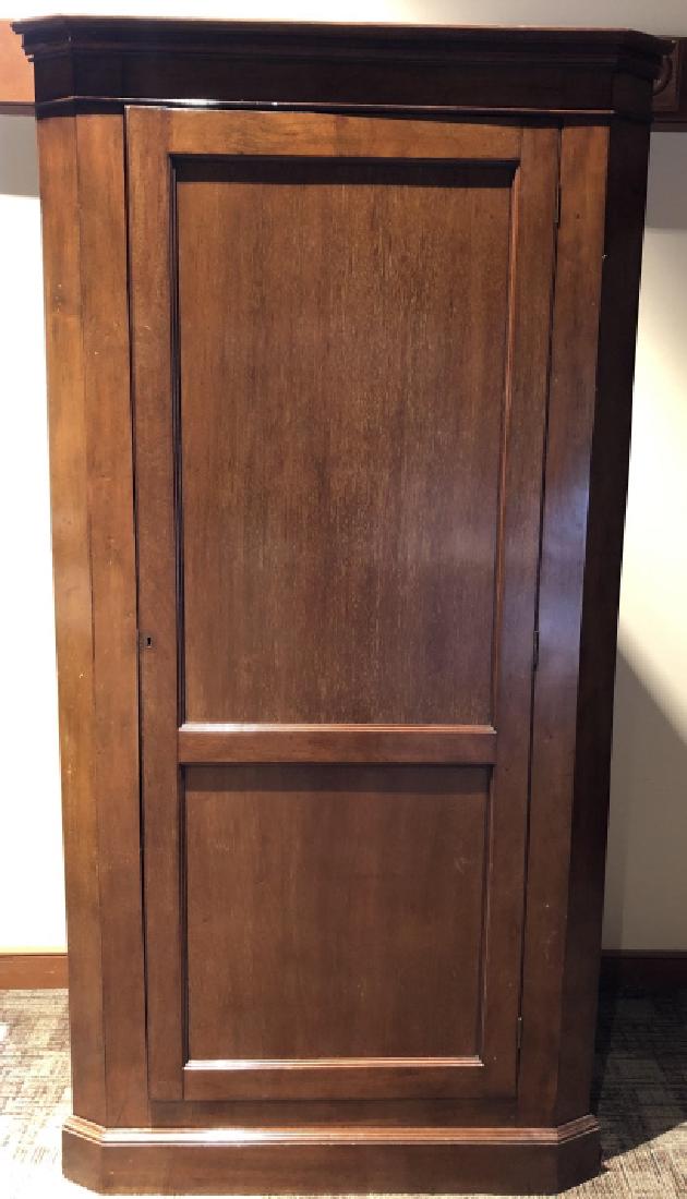 English Country Style Corner Cabinet (1 of 7)