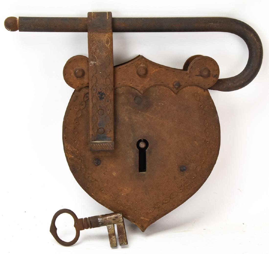 Large Antique Colonial Heart Form Door Padlock (1 of 8)
