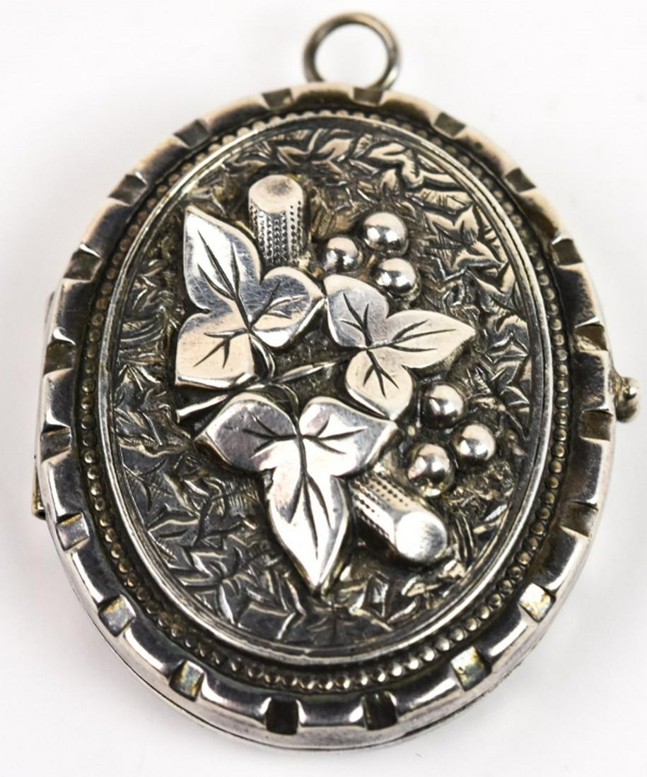 Estate Sterling Silver Locket Necklace Pendant (1 of 7)