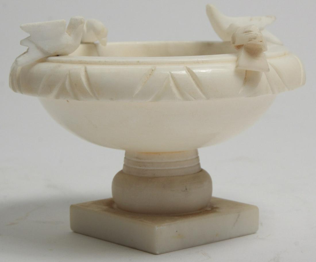 Antique Grand Tour Alabaster Doves of Pliny Statue: Antique Grand Tour Alabaster Doves of Pliny Statue. 3.5 inches x 5 inches.
