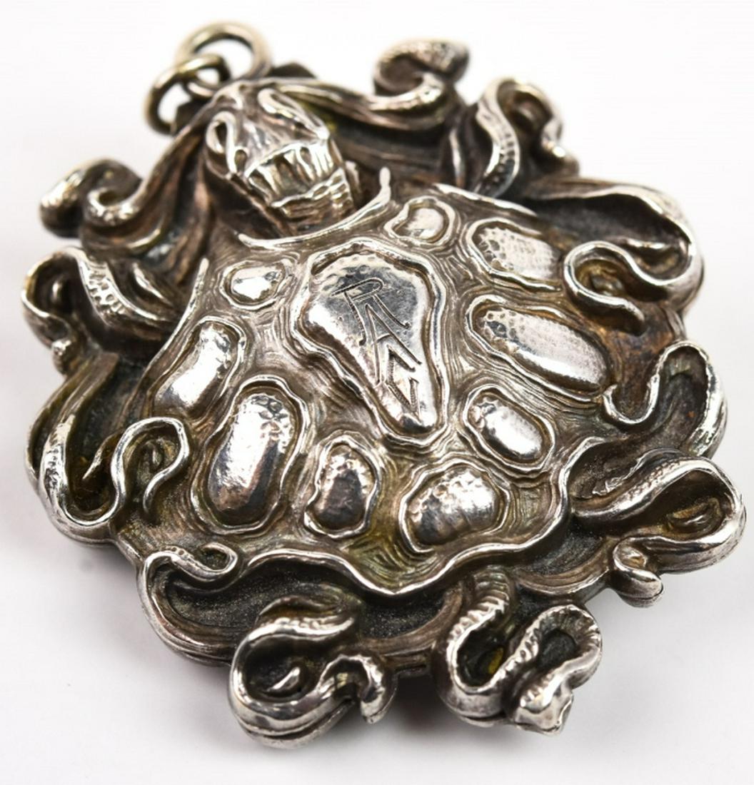 William Kerr Art Nouveau Sterling Turtle Locket: Antique William Kerr Art Nouveau Sterling Turtle Locket. Modeled in sterling silver. Art Nouveau details. Hallmarked. Measures 2 inches in length.