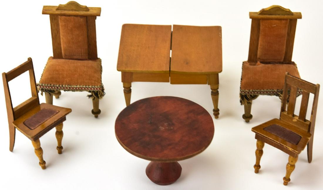 Antique 19th C German Dollhouse Furniture (1 of 8)