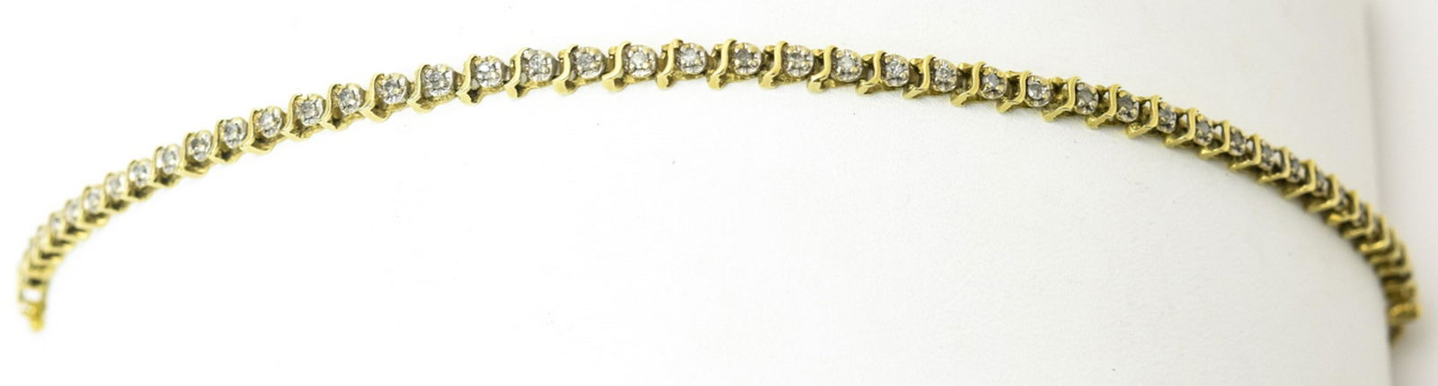 Estate 10kt Yellow Gold & Diamond Tennis Bracelet (1 of 8)