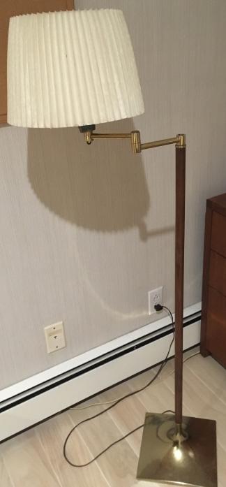 Vintage Mid Century Brass Standing Lamp (1 of 3)
