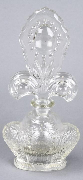Antique Art Deco Art Glass Perfume Bottle: Antique Art Deco Art Glass Perfume Bottle. 8 inches in height.