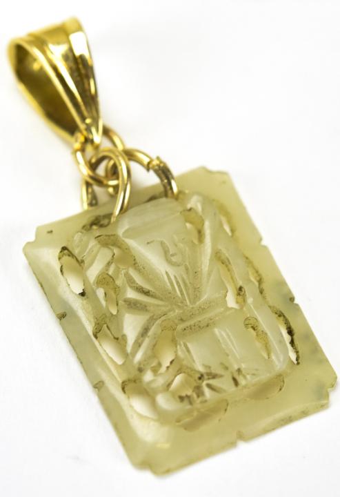 Antique 14kt Yellow Gold & Jadeite Chinese Pendant (1 of 4)