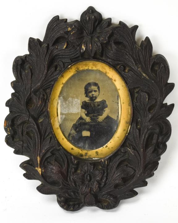 Antique 19th C Gutta Percha & Wood Picture Frame (1 of 7)