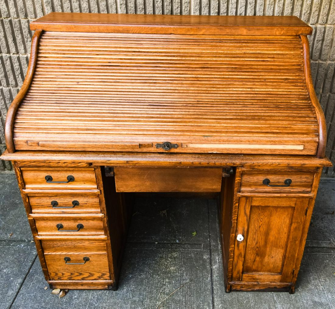 Antique American Carved Oak Roll Top Desk (1 of 10)