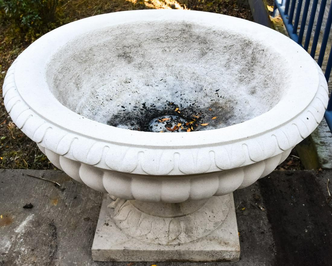 Large Haddonstone Fontainebleau Urn Planter (1 of 8)