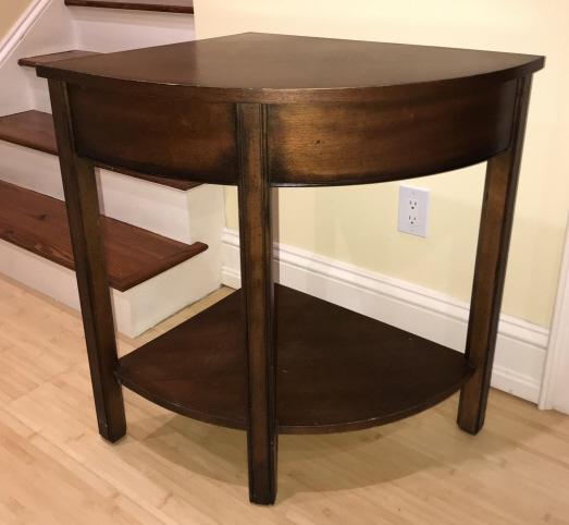 Contemporary Art Deco Style Corner Console Table: Contemporary Art Deco Style Corner Console Table. Measures 31.5 x 26 x 21.5 inches.