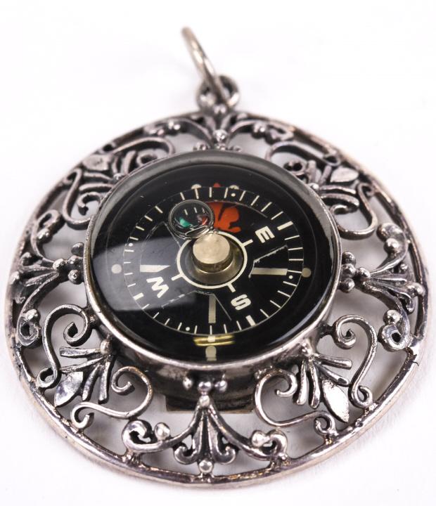 Vintage Sterling Silver Compass Necklace Pendant: Vintage Sterling Silver Compass Necklace Pendant. Measures 1.75 inches in length.