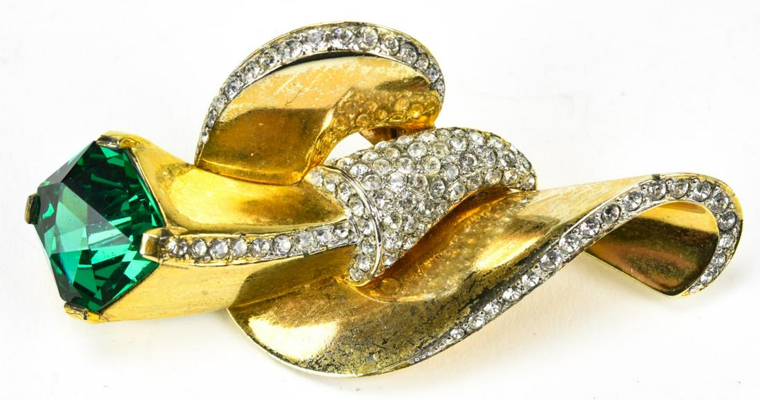Retro 1940s Marcel Boucher Rhinestone Brooch: Retro 1940s Marcel Boucher Rhinestone Brooch. Measures 3 inches in length. Freeform gilt metal with clear and green rhinestones.