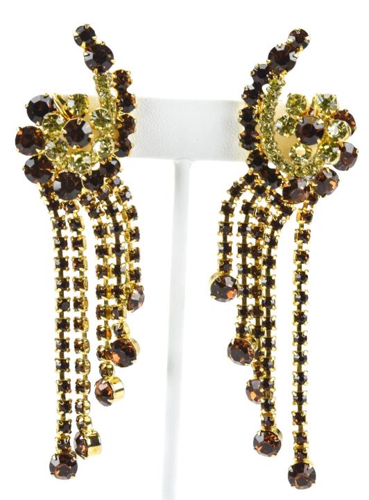 Vintage 1960s Rhinestone Crystal Earrings: Vintage 1960s Rhinestone Crystal Earrings. Clip earrings, shoulder duster design. 4 inches in length.