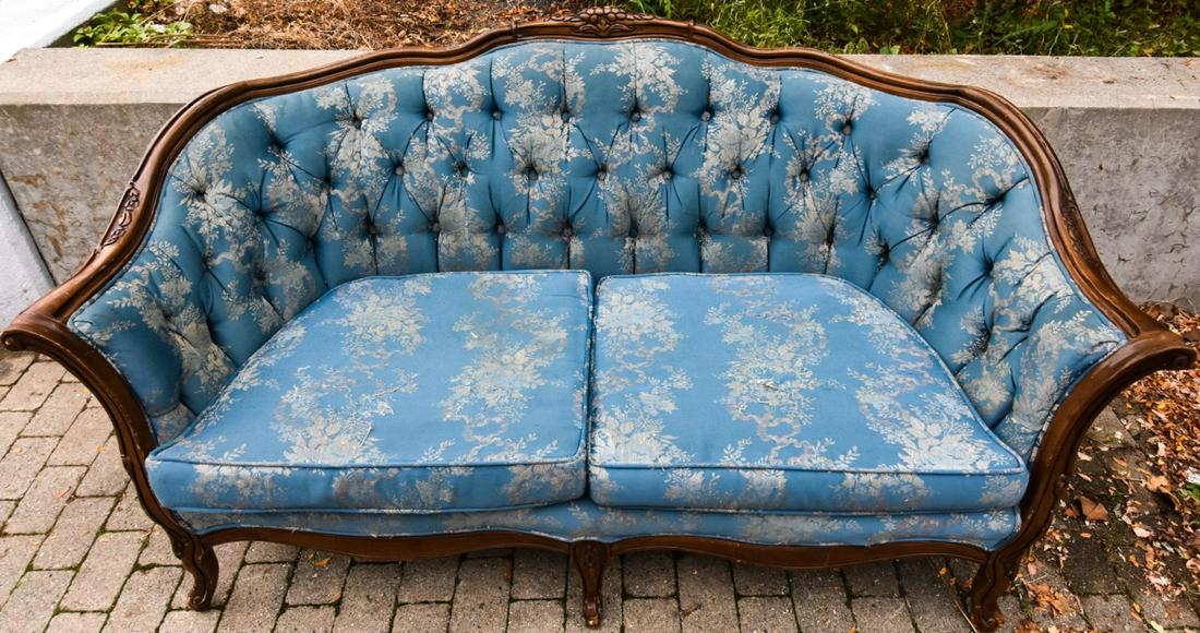 Victorian Style Carved Love Seat (1 of 8)