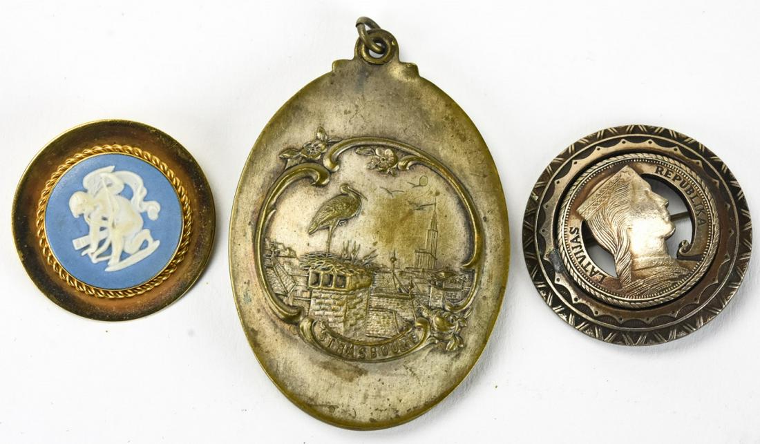 Art Nouveau Locket, Coin Brooch & Wedgwood Pin: Art Nouveau Locket w Mirror, Coin Brooch Reading Latvijas Republika & Wedgwood Pin. Locket measures 2.25 inches in length.