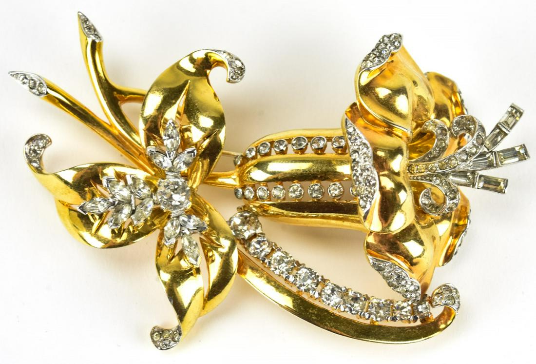 Vintage 1940s Mazer Large Gilt & Rhinestone Brooch: Vintage 1940s Mazer Large Gilt & Rhinestone Brooch. Signed. Three dimensional gilt metal and rhinestone large scale brooch. Measures 4 inches in length.