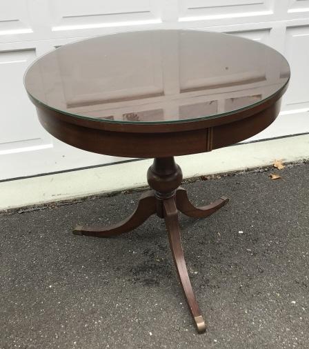 English Sheraton Style Pedestal Base End Table (1 of 4)