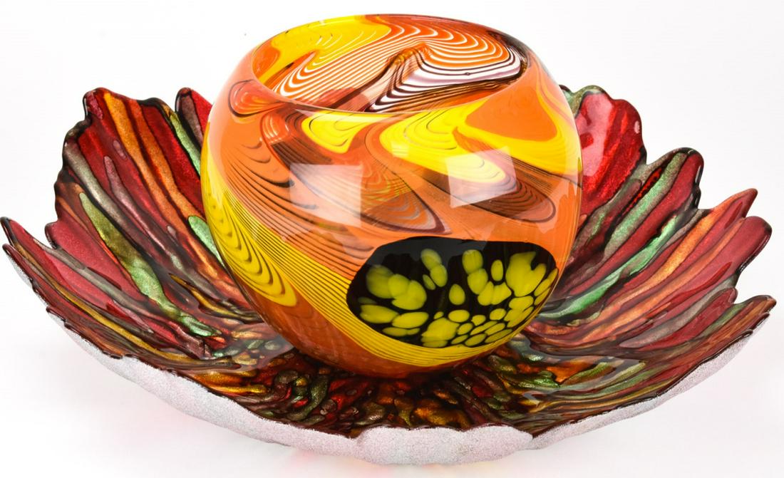 Pair Large  Art Glass Decorative Bowls (1 of 10)