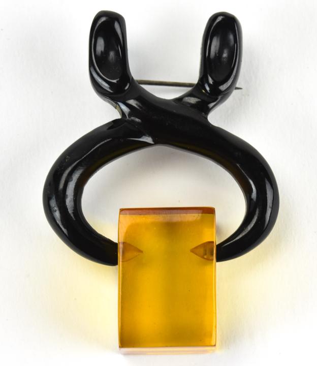 Circa 1945 Novelty Bakelite Ice Pick Brooch: Circa 1945 Novelty Bakelite Ice Pick Brooch. Bakelite brooch with ice pick and cube motif. Measures 2.5 inches in length.