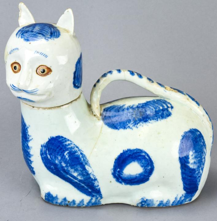 Chinese Blue & White Porcelain Cat Chamber Pot (1 of 6)