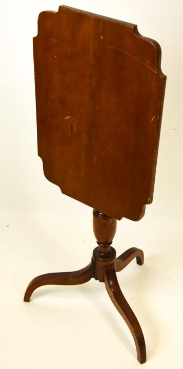 Antique American Sheraton Tilt Top Side Table (1 of 6)