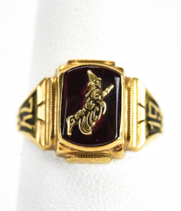 Vintage 1974 10kt Gold Witch on Broom Signet Ring (1 of 6)