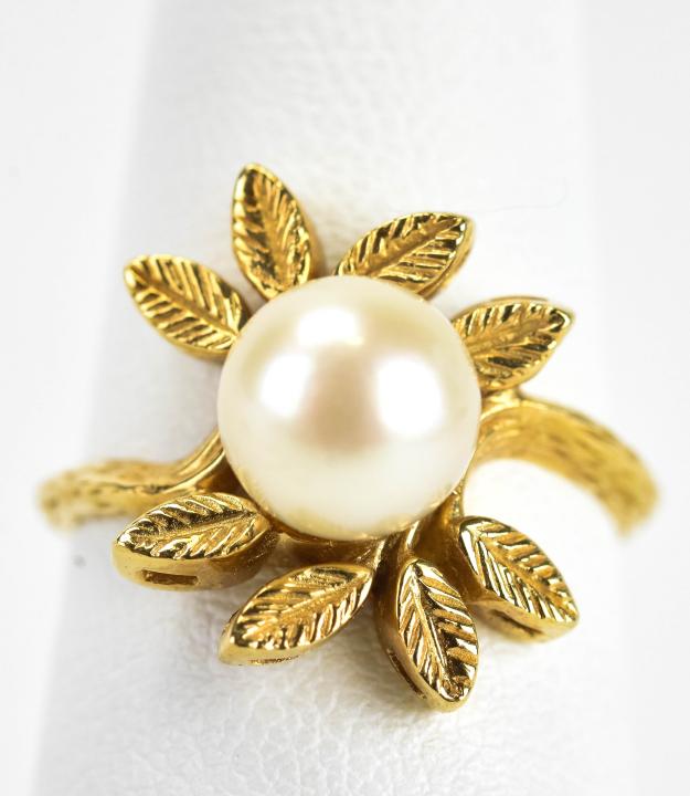 Vintage 14kt Yellow Gold & Pearl Leaf Motif Ring (1 of 5)