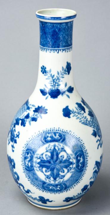 Chinese Blue & White Fitzhugh Water Bottle (1 of 5)
