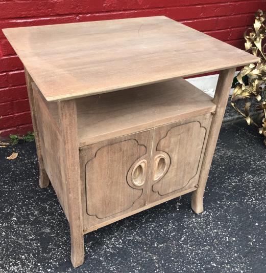 Mid Century Modern End Table (1 of 2)