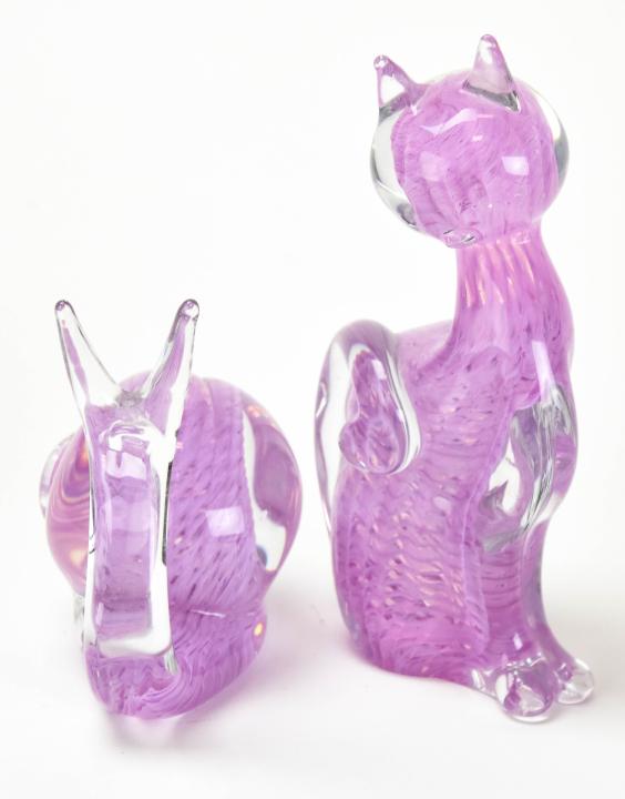 Vintage Art Glass Cat & Snail Statues: Vintage Art Glass Cat & Snail Statues. Taller measures 7.25 inches in height.
