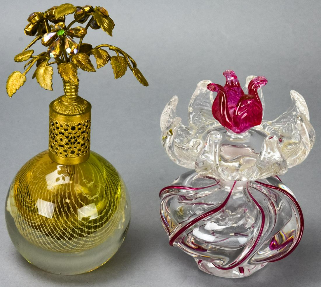 2 Vintage Art Glass Perfume Bottles (1 of 8)