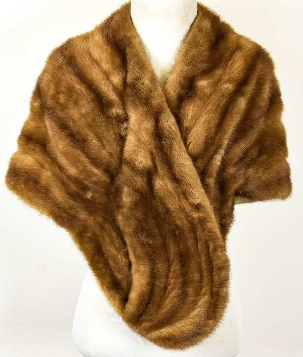 Vintage Womens Pastel Mink Fur Shrug / Stole: Vintage Womens Pastel Mink Fur Shrug / Stole. By Lamson-Hubbard in Boston. 17 inches x 27 inches