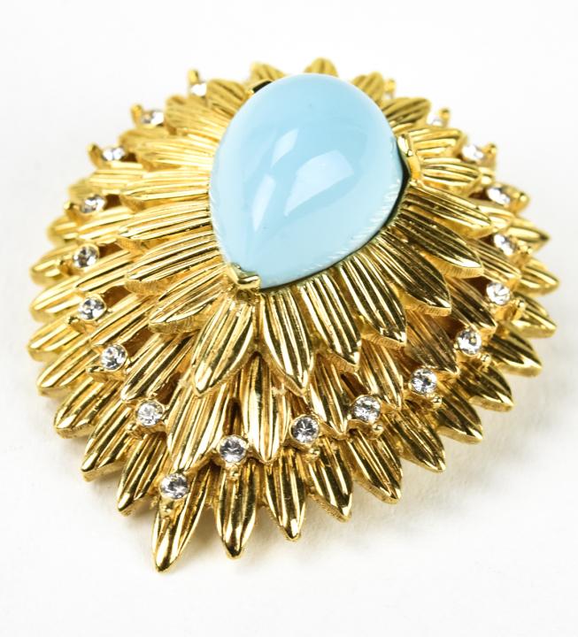 Vintage C 1970s Jomaz Faux Turquoise Brooch: Vintage C 1970s Jomaz Faux Turquoise Brooch w Rhinestone & Gilt Metal. Measures 1.75 inches in length.