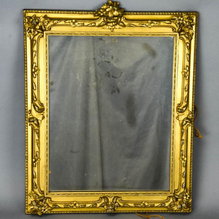 Antique 19th C French Rococo Style Gilt Wood Frame: Antique 19th C French Rococo Style Gilt Wood Framed Wall Mirror. Measures 18.5 x 14.5 inches.